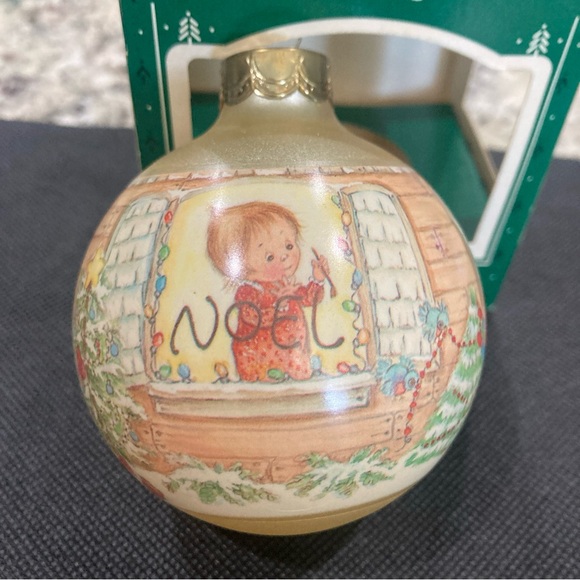 Hallmark Betsey Clark 1987 ornament “There’s no place like Christmas Preowned - Picture 2 of 7